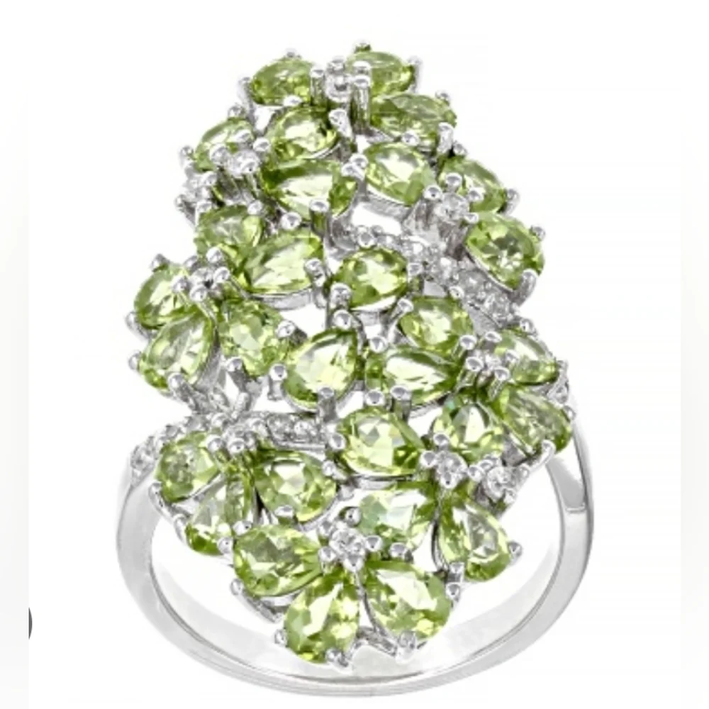 Genuine Peridot Elongated Cluster Ring In Sterling Silver Size 6! - Picture 1 of 6